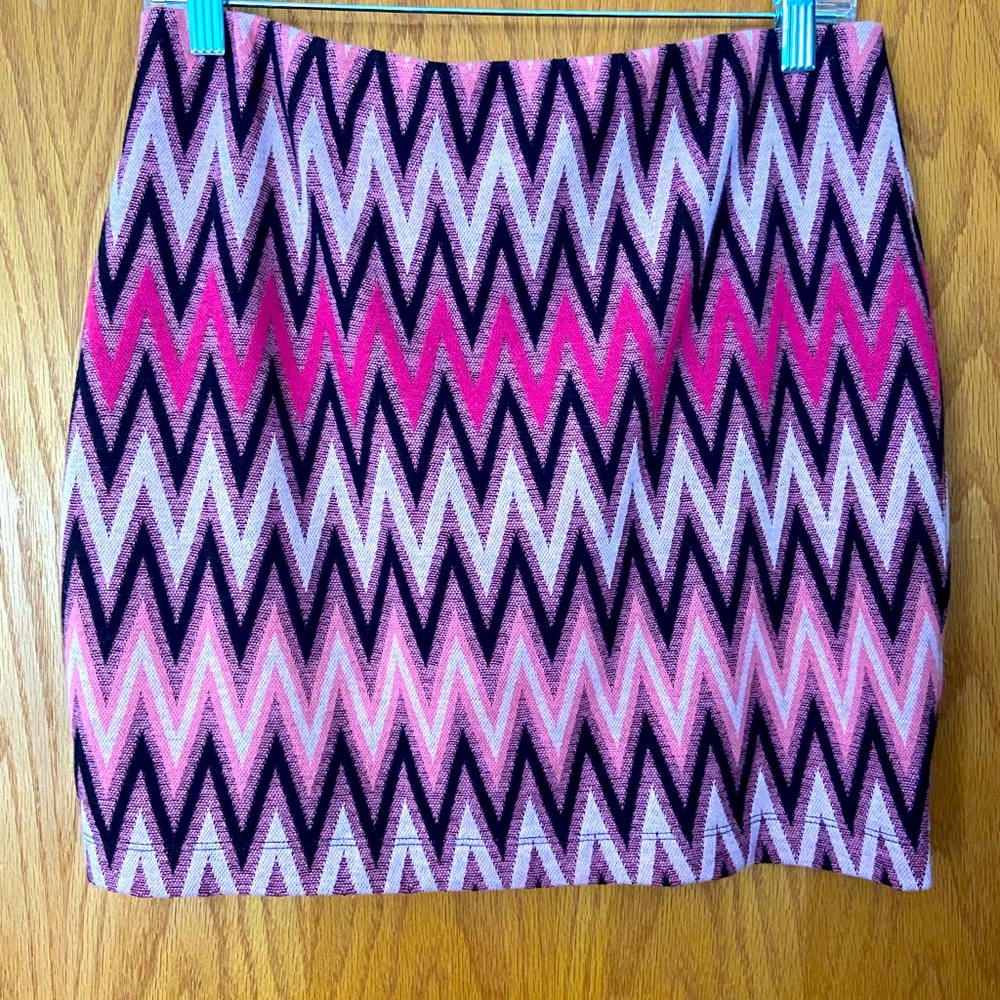 Purple and pink mini skirt with elastic waist
